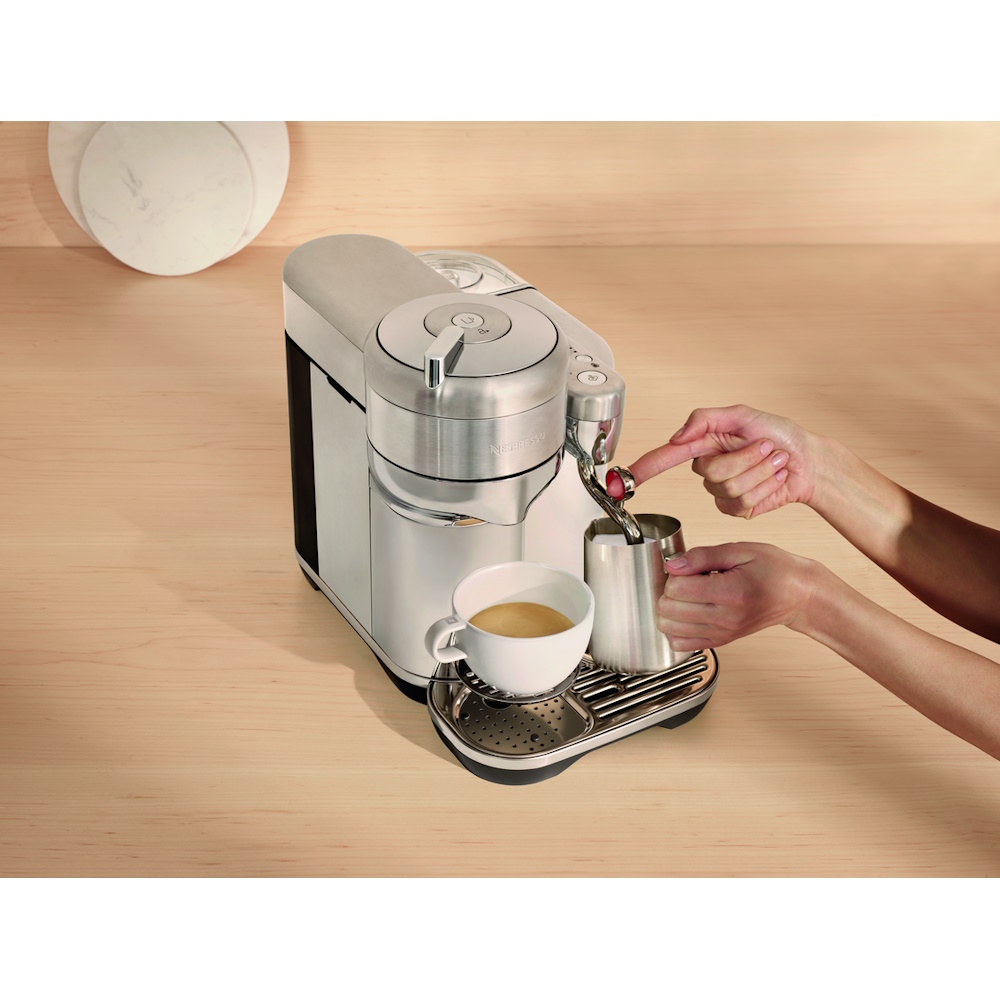 מכונת קפה כולל מקציף חלב nespresso