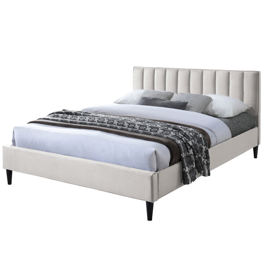מיטה זוגית מעוצבת ומרופדת home decor