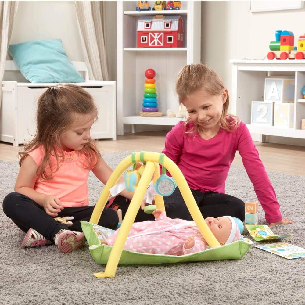 תמונה של סט משחק אוניברסיטה לבובות melissa&doug