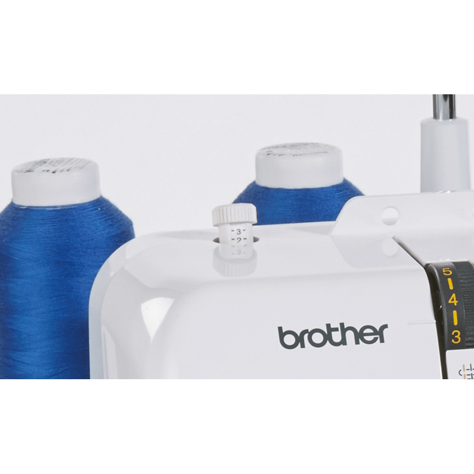 תמונה של מכונת תפירה אוברלוק brother