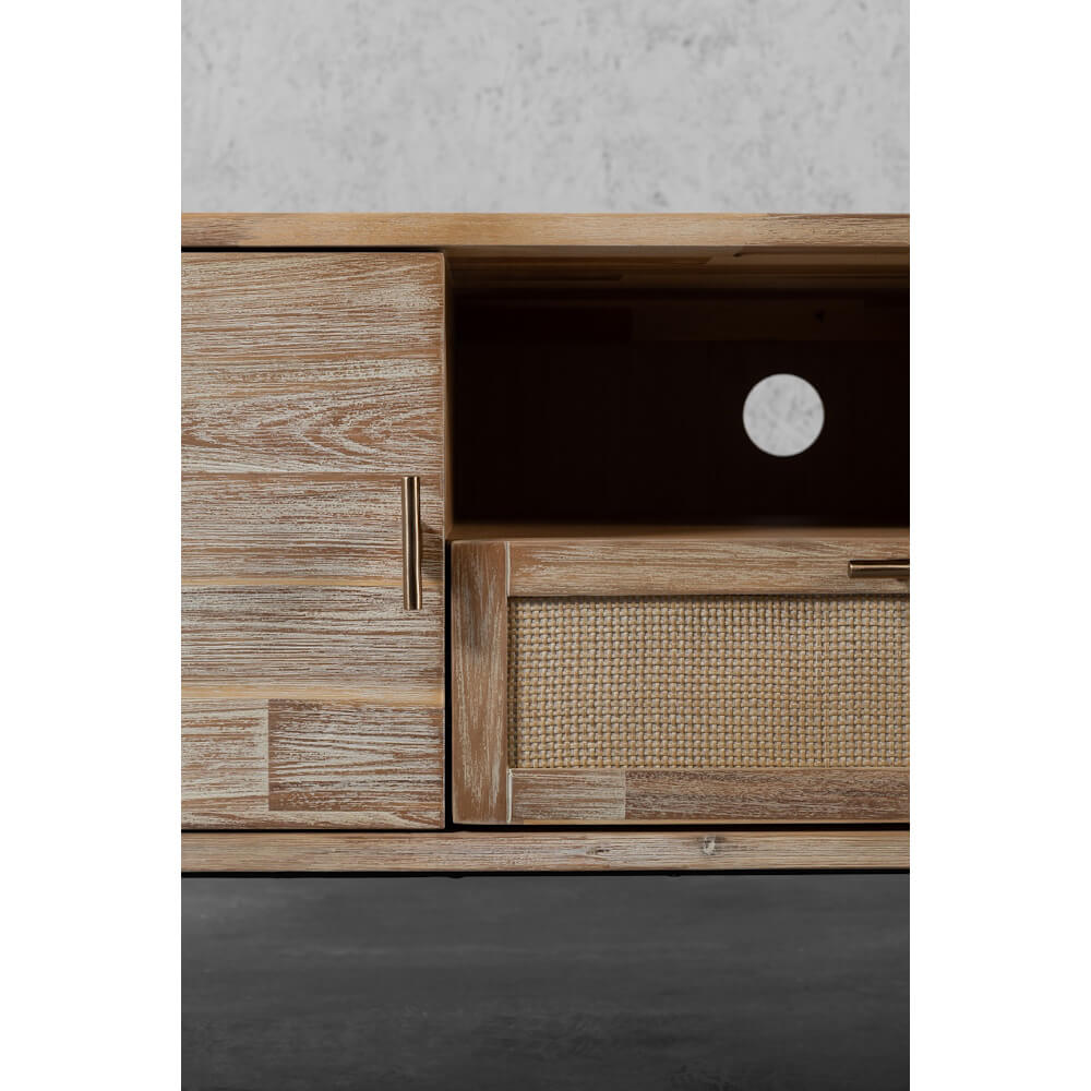 paola-ands-l01-200 country chic