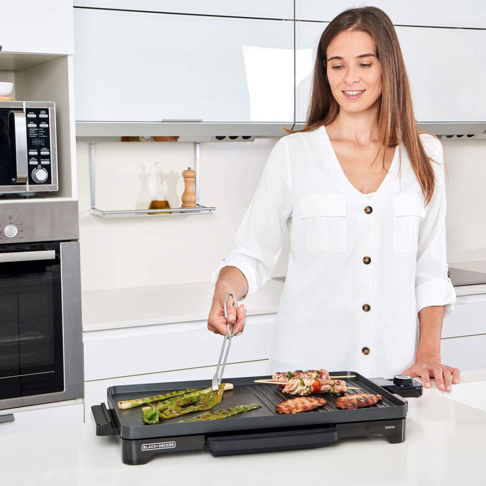 משטח גריל חשמלי עוצמתי black&decker 2200w