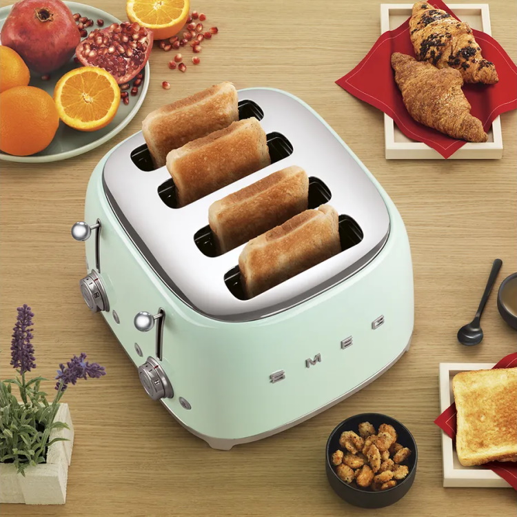 מצנם 4 פרוסות בעיצוב רטרו smeg