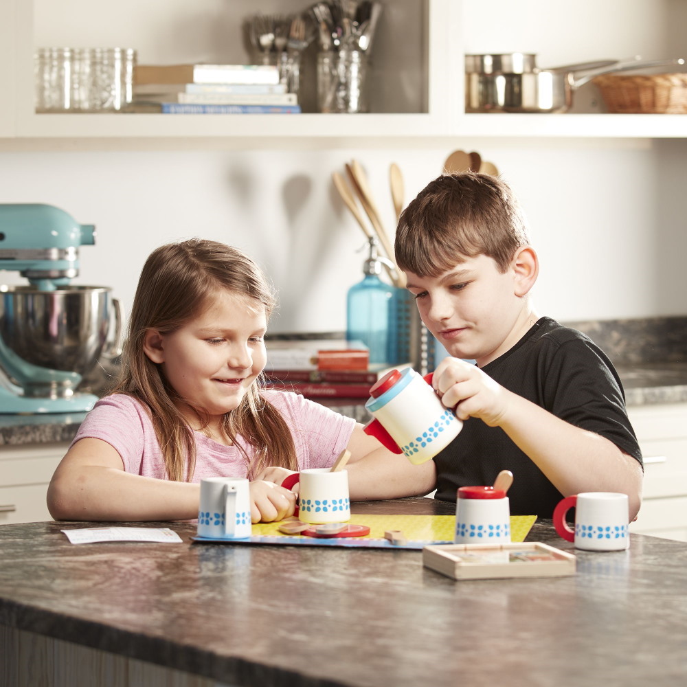 תמונה של מארז כלי תה מעץ melissa&doug