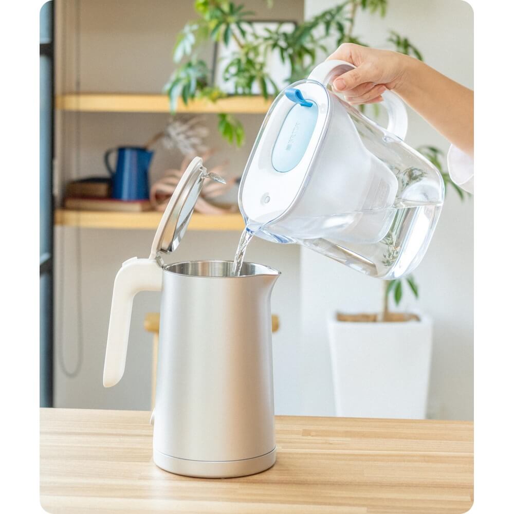 קנקן לסינון מים - 2.4 ליטר כולל פילטר תואם brita