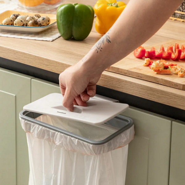 מתקן נתלה לשקיות אשפה כולל מכסה innovagoods