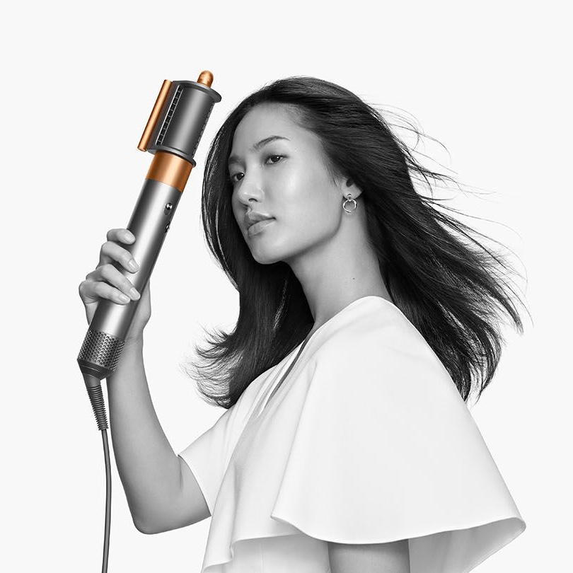 מעצב שיער כולל אביזרים dyson