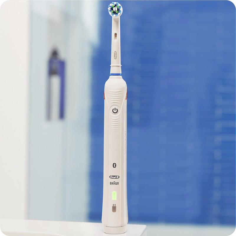 מברשת שיניים חשמלית כולל 3 ראשים oral-b