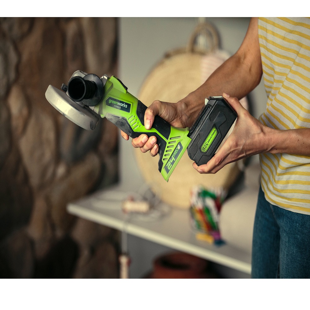 משחזת זוית 5 כולל סוללת 4.0ah ומטען מהיר greenworks