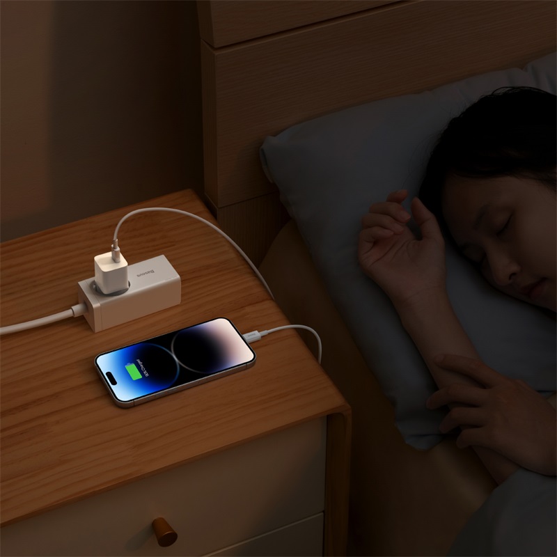 מטען קומפקטי 20w - מותאם לשימוש במכשירי אפל baseus