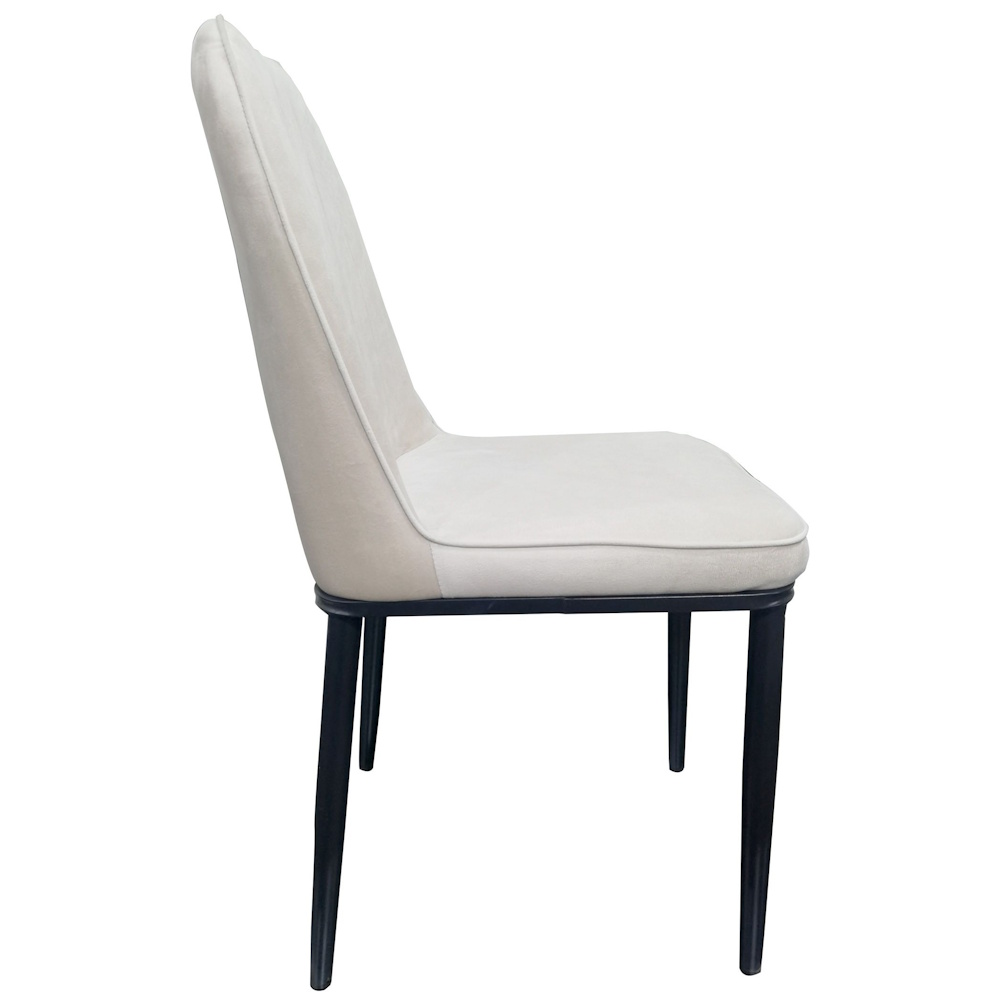 פינת אוכל מעוצבת כולל שולחן קרמיקה ו-4 כסאות tudo design