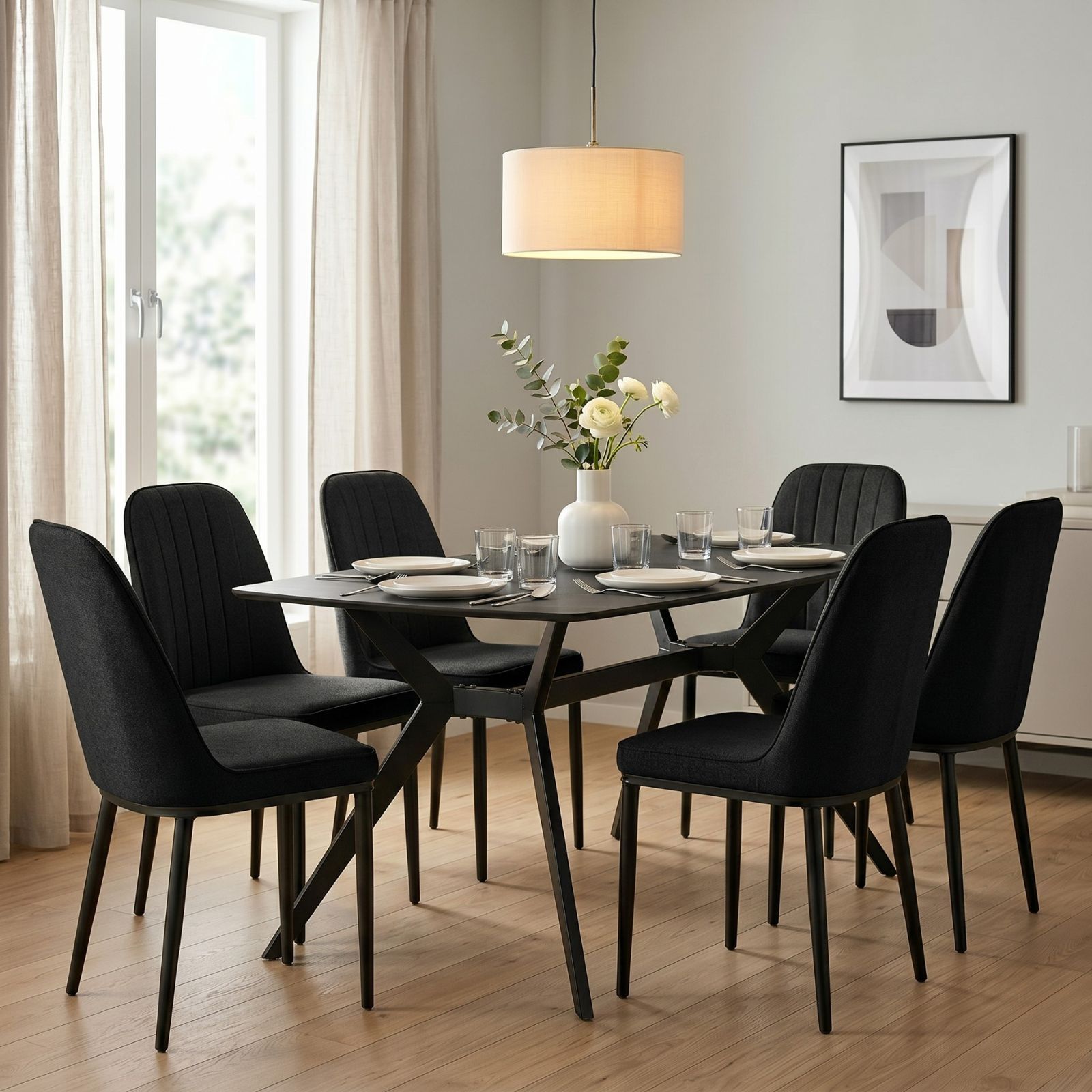 פינת אוכל מעוצבת כולל שולחן קרמיקה ו-4 כסאות tudo design