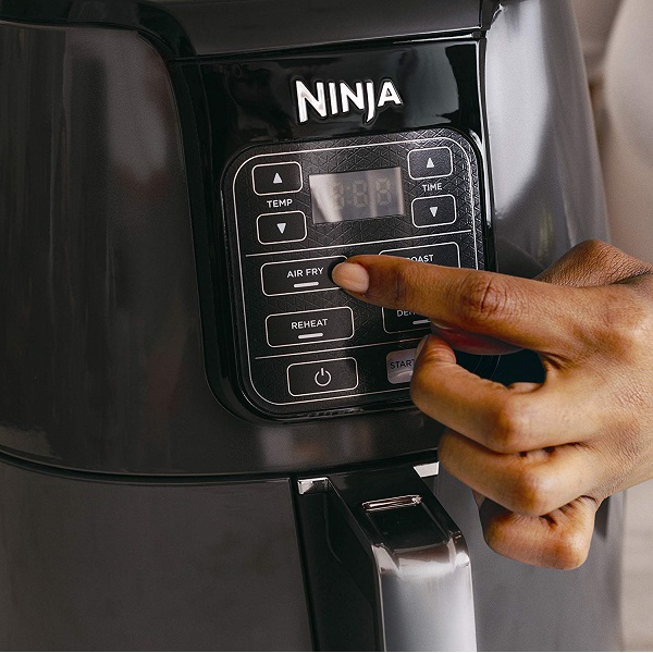 תמונה של סיר טיגון ללא שמן 4 ב-1 ninja