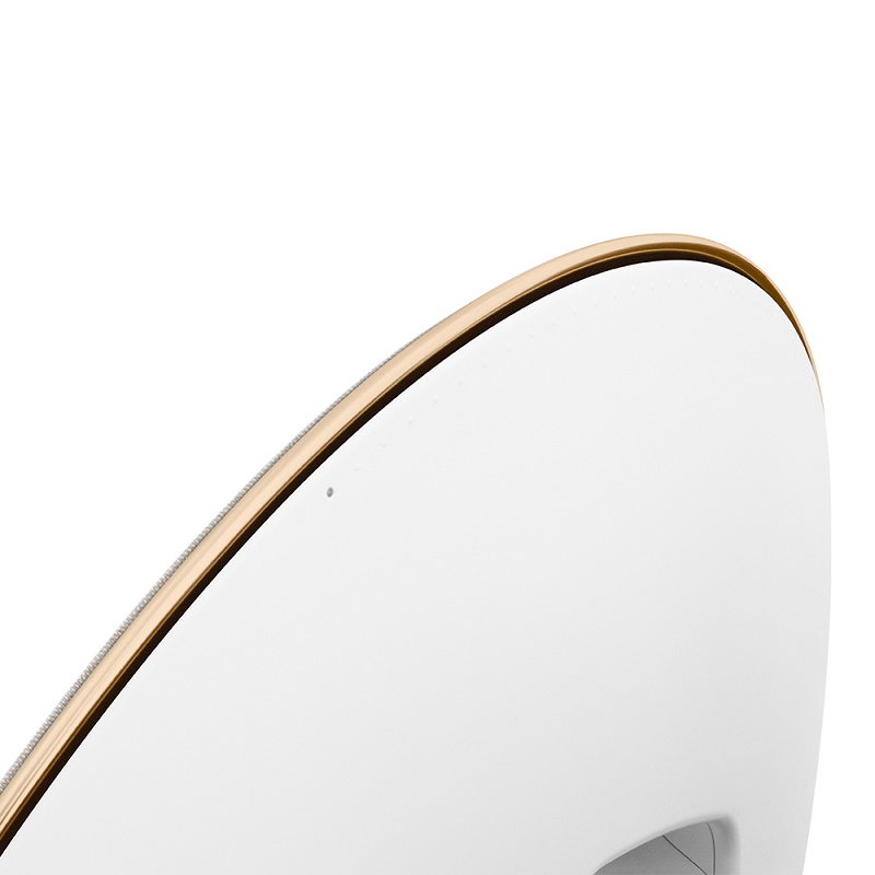 תמונה של רמקול אלחוטי חכם עומד bang & olufsen