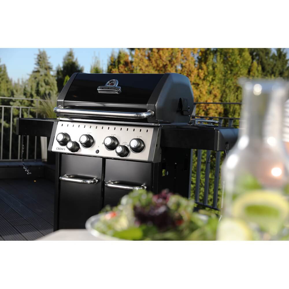גריל גז 4 מבערים כולל כירת צד ושיפוד מסתובב broil king