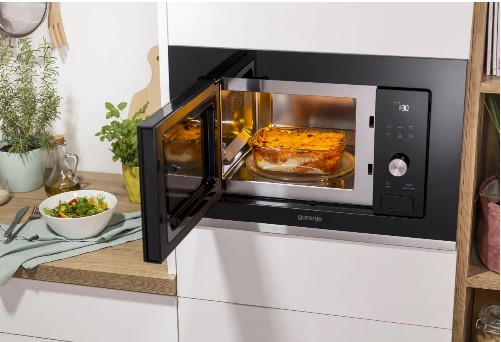 תמונה בתוכן מלא מהמוצר מיקרוגל בנוי - 20 ליטר gorenje גורנייה