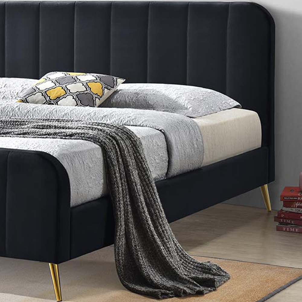 מיטה זוגית מעוצבת home decor