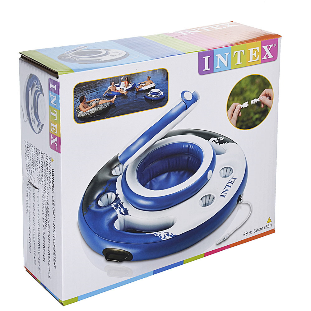 תמונה של צידנית מתנפחת צפה על המים intex